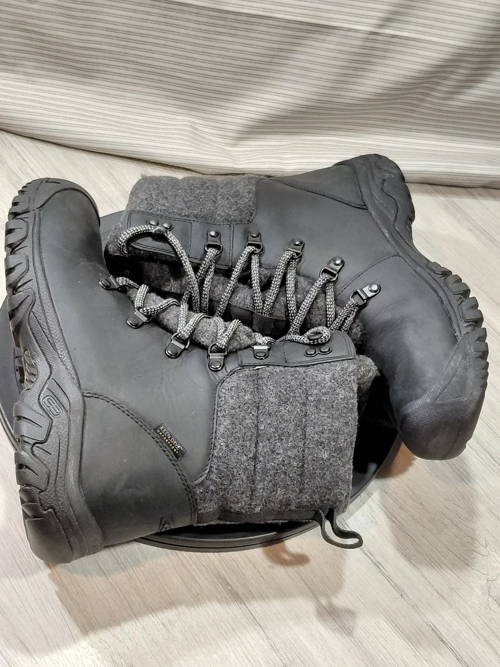 KEEN Womens Greta Premium Full Grain Black Waterproof Leather Upper SIZE W8
